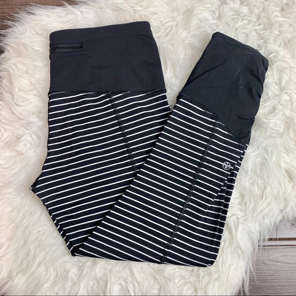 Lululemon Black White Stripe Rouged Capri Leggings - Picture 1 of 9